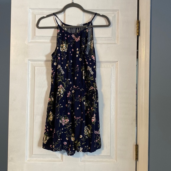 Old Navy Pants - OLD Navy NWT womens romper; size medium